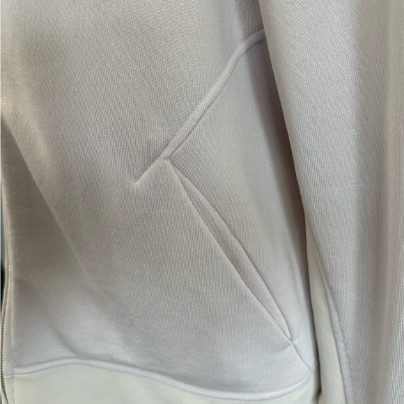 Women’s XL, ATHLETA Triumph Luxe Shine Hoodie, Worn one time - Picture 6 of 9